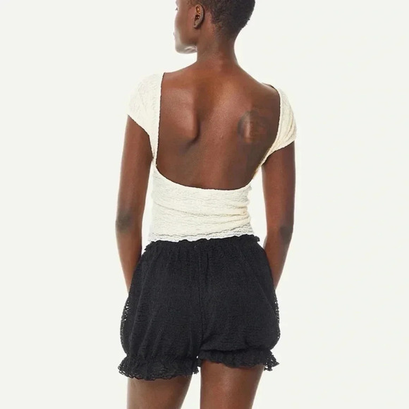 NWT Find Me Now Second Skin Moonlight Mesh Lace Backless Tee Crop Cream - Picture 12 of 14